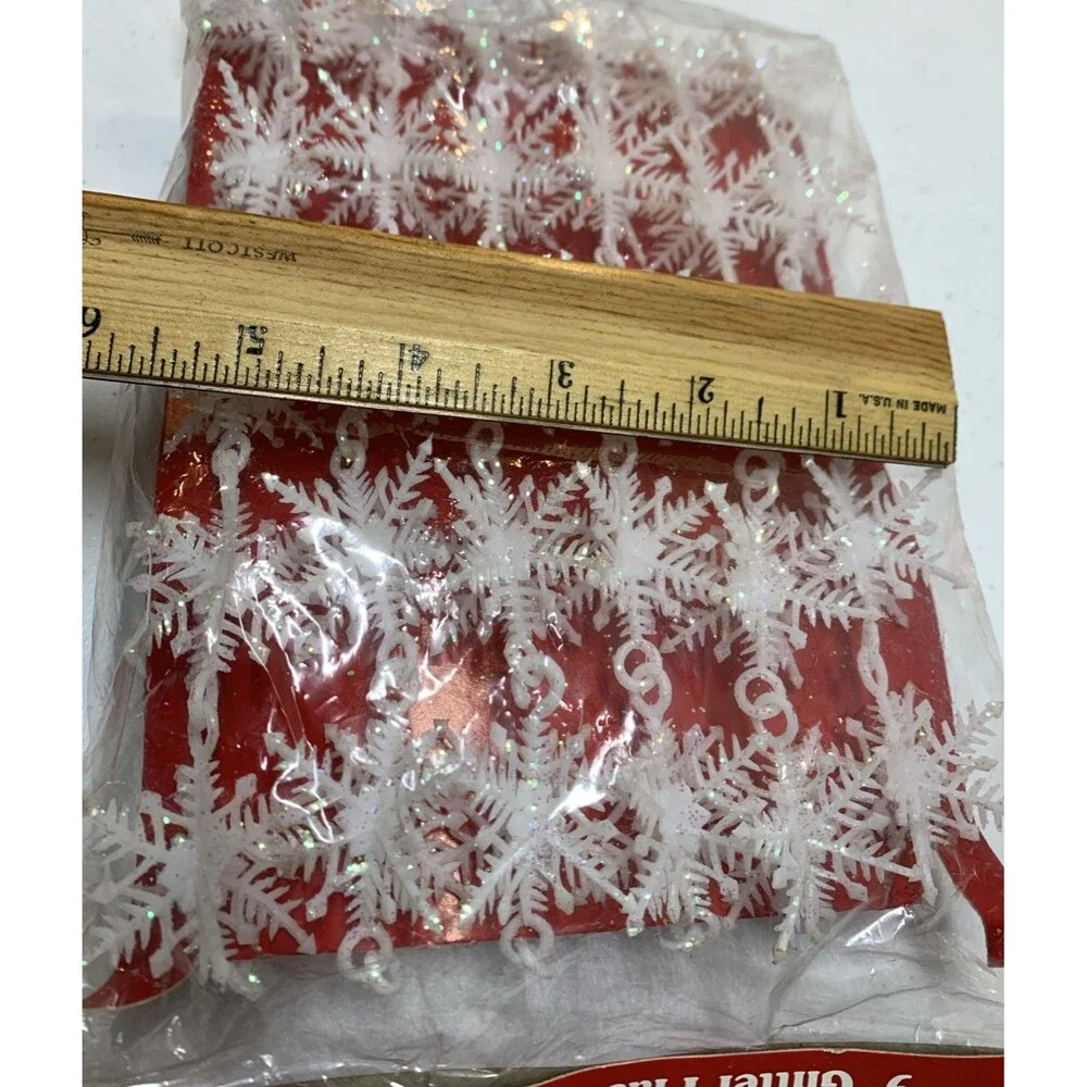 Vintage Soft Plastic Christmas Garland Snowflakes 9 Ft New Old Stock